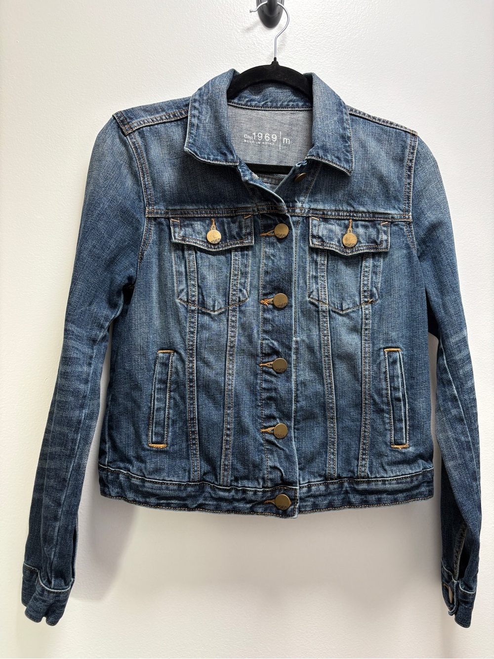 GAP Women's Medium Blue Denim Jacket Cropped Trucker Design